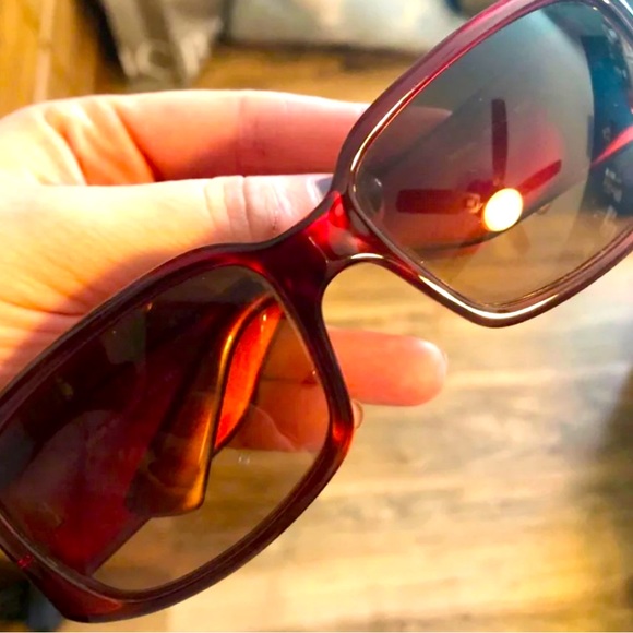 FENDI Sunglasses - Picture 5 of 9